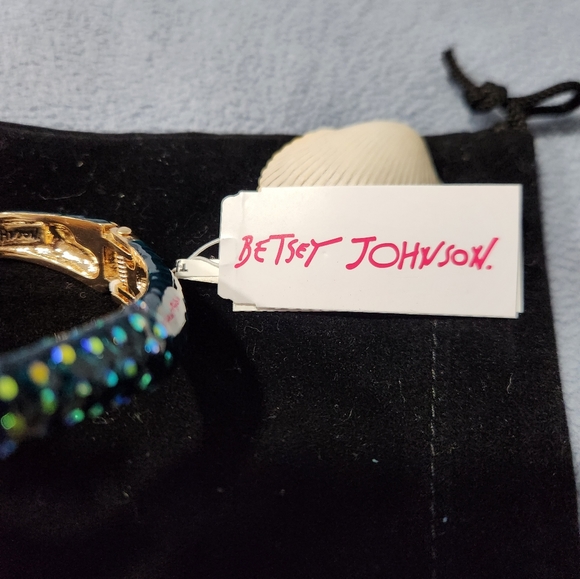 Betsey Johnson Mermaid Bracelet - Picture 5 of 6